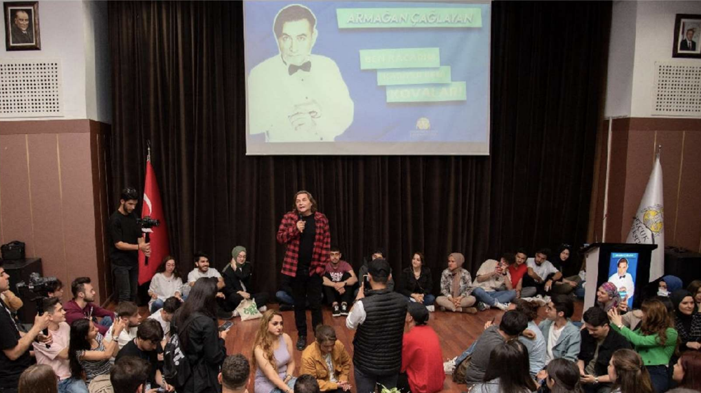 'Ben Kaçarım Kariyer Beni Kovalar'